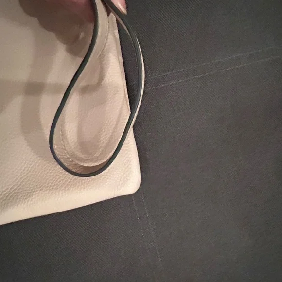 Vince Camuto Cream Crossbody Bag with Sleek Design - Picture 8 of 13